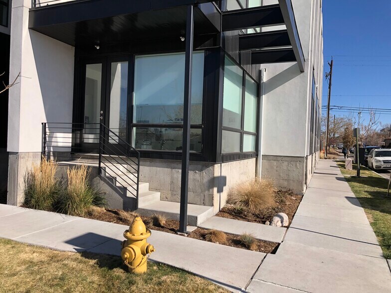 2190 S Delaware St, Denver, CO à louer - Photo de l’immeuble – Image 2 sur 14