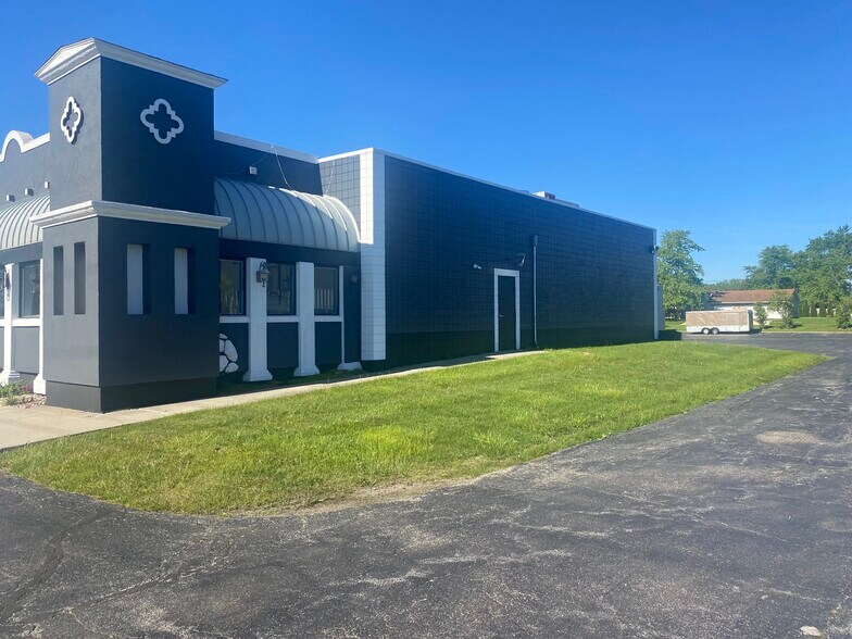 7840 Wicker Ave, Saint John, IN à louer - Photo de l’immeuble – Image 3 sur 5