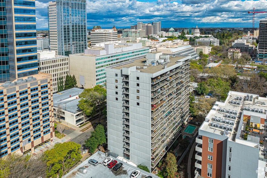 500 N St, Sacramento, CA à vendre - Aérien – Image 3 sur 36