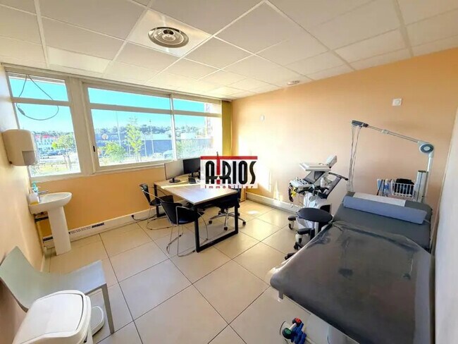 Plus de détails pour Bureau à vendre