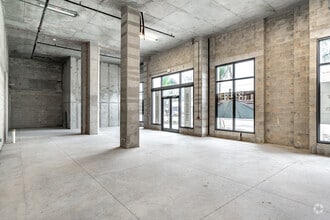 1000 1st Ave N, Saint Petersburg, FL à louer Photo intérieure– Image 1 sur 2