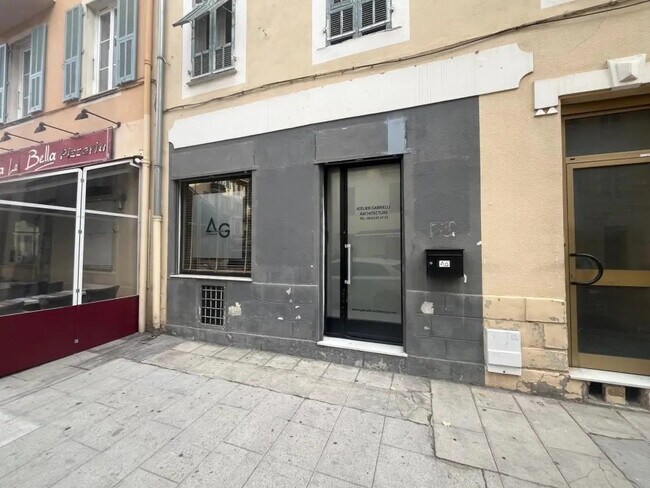 Plus de détails pour Local commercial à vendre