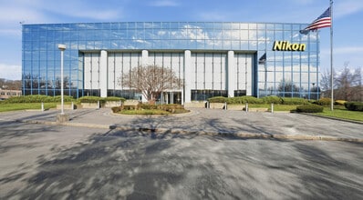 1300 Walt Whitman Rd, Melville, NY à louer Photo de l’immeuble– Image 2 sur 17