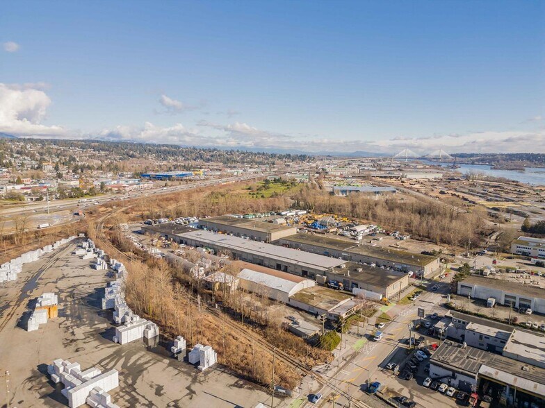 21-63 Braid St, New Westminster, BC à louer - Photo de l’immeuble – Image 3 sur 14