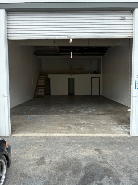 8130 Lorraine Ave, Stockton, CA à louer - Photo de l’immeuble – Image 2 sur 6