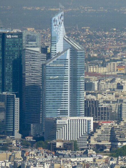 1 Place Des Saisons, Courbevoie à louer - Photo de l’immeuble – Image 2 sur 22