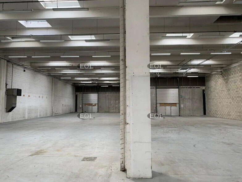 24 Rue Du Ventoux, Évry-Courcouronnes à louer - Photo de l’immeuble – Image 3 sur 4