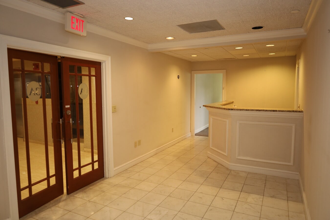 1615 Forum Pl, West Palm Beach, FL 33401 - Lot 3A - - Photo intérieure - Image 2 of 11