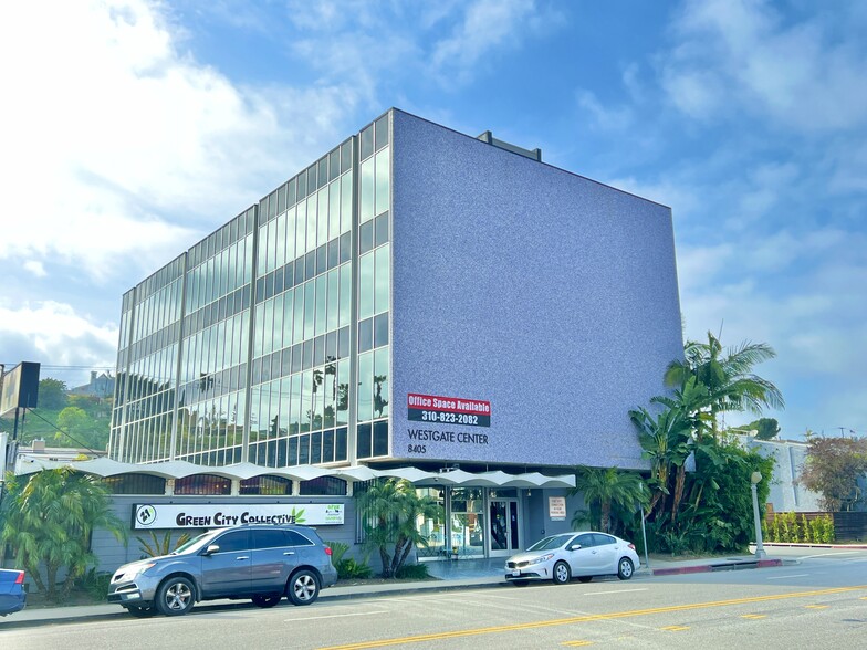 8405 Pershing Dr, Los Angeles, CA à louer - Photo de l’immeuble – Image 2 sur 5