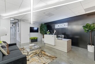 6555 Barton Ave, Los Angeles, CA à louer Photo intérieure– Image 1 sur 26