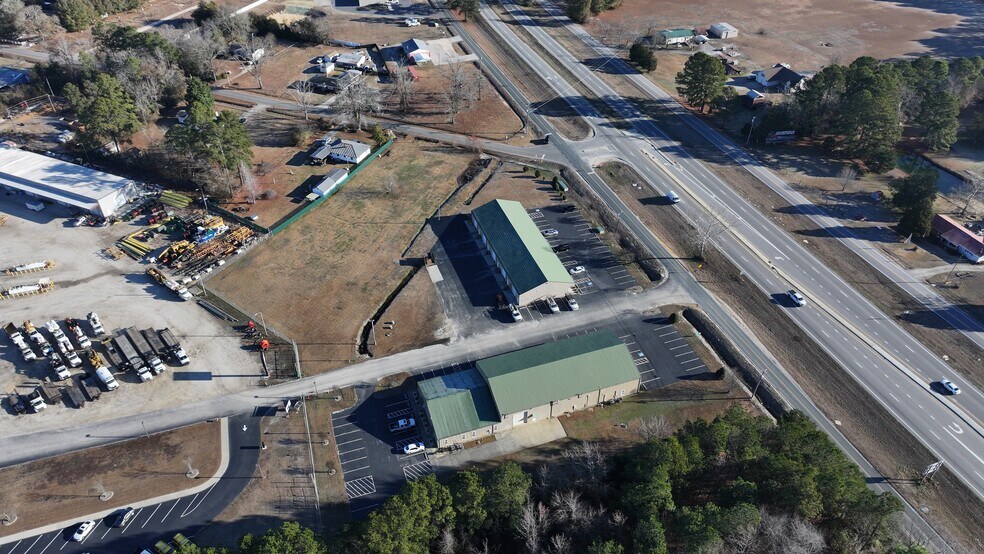 4758 US Highway 301 S, Hope Mills, NC à louer - Photo de l’immeuble – Image 3 sur 11