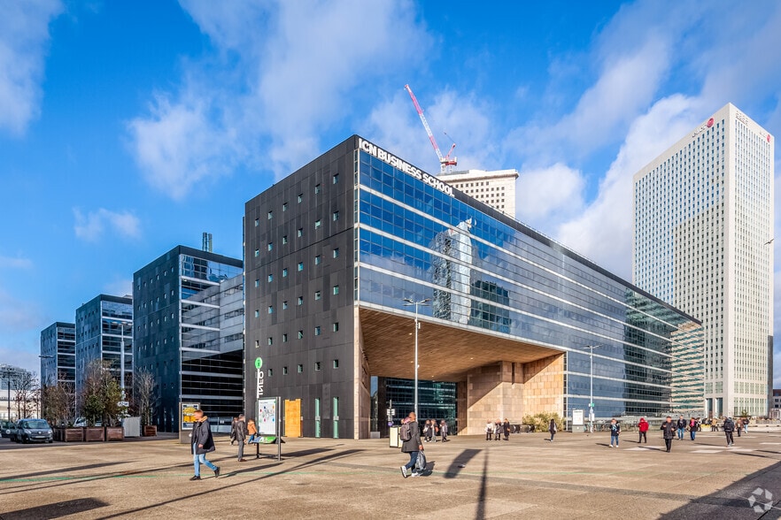 36-76 Route De La Demi-Lune, Puteaux à louer - Photo principale – Image 1 sur 15