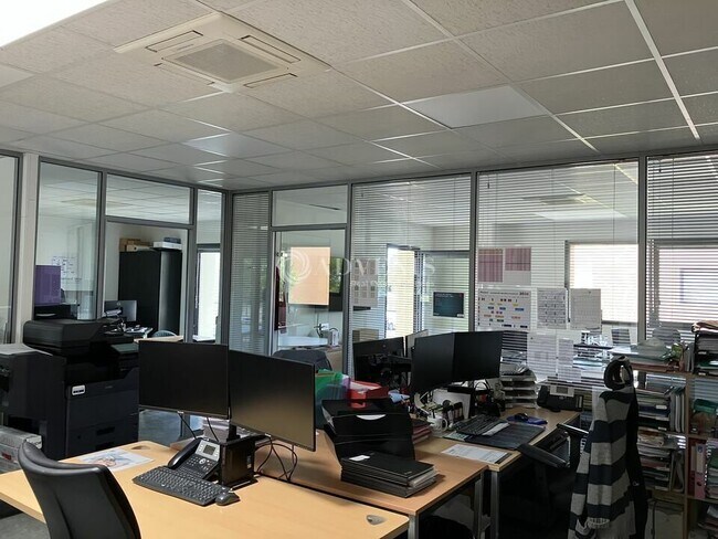 Plus de détails pour Bureau à louer
