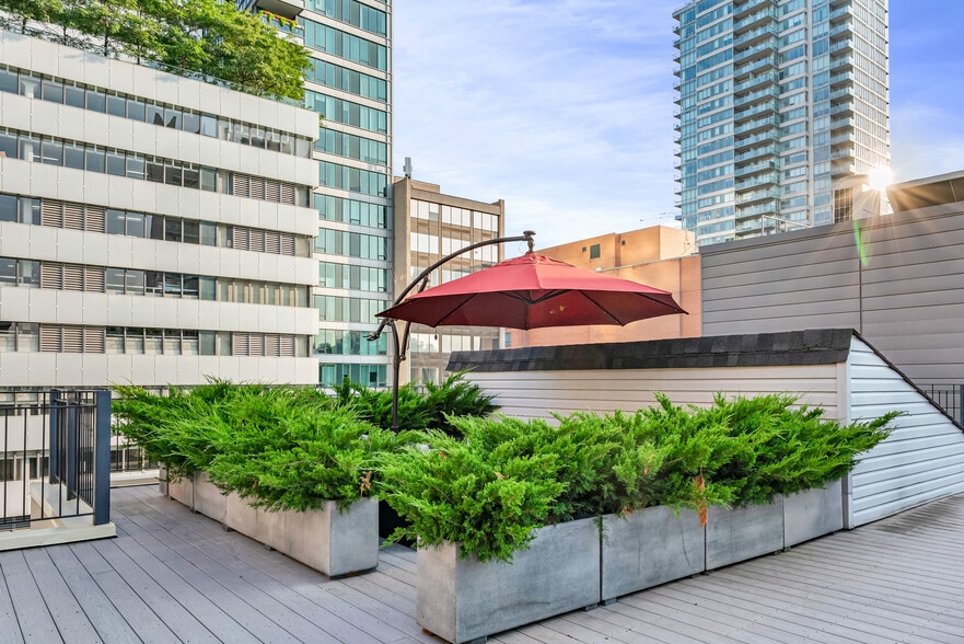 15 Prince Arthur Ave, Toronto, ON à louer - Photo de l’immeuble – Image 3 sur 33