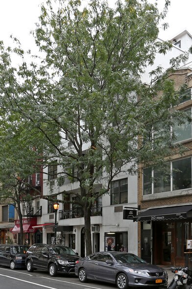 214-216 E 9th St, New York, NY à louer - Photo de l’immeuble – Image 3 sur 16