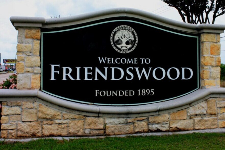 830 Friendswood Dr, Friendswood, TX à vendre - Photo de l’immeuble – Image 3 sur 3
