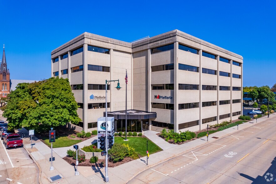 200 E Washington St, Appleton, WI à louer - Photo principale – Image 1 sur 9