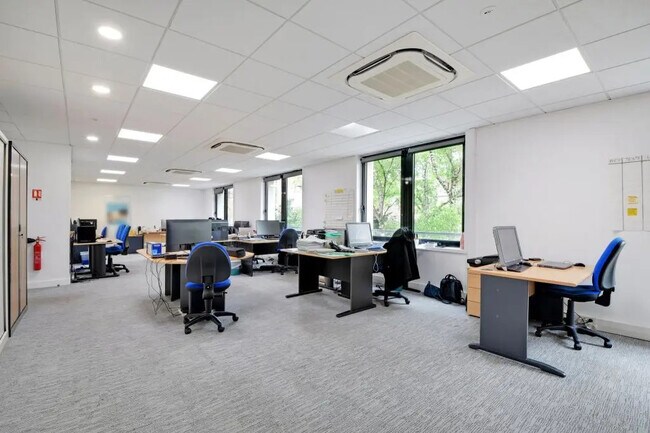 Plus de détails pour 16 Rue Antonin Raynaud, Levallois-Perret - Bureau à louer