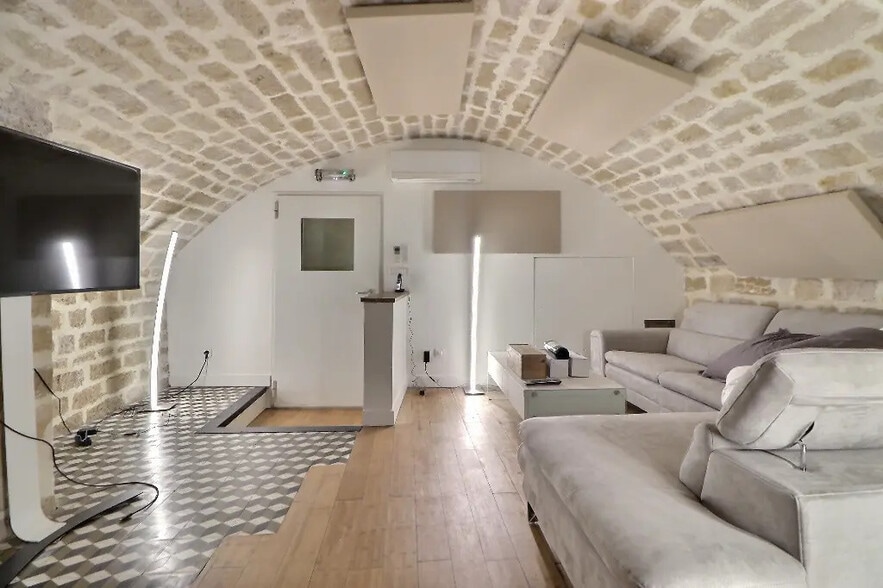 6 Rue Bailleul, Paris à louer - Photo de l’immeuble – Image 3 sur 9