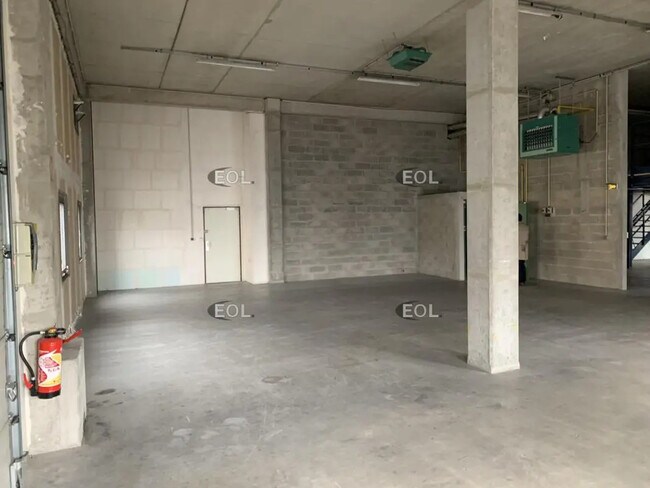 Plus de détails pour Bureau, Local d'activités à louer