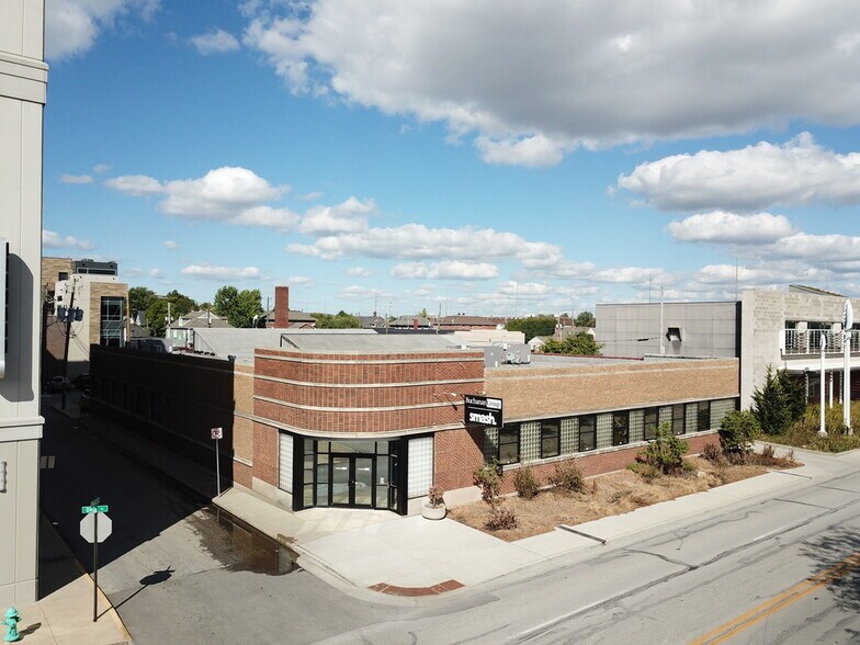 600 E Ohio St, Indianapolis, IN à louer - Photo de l’immeuble – Image 2 sur 9