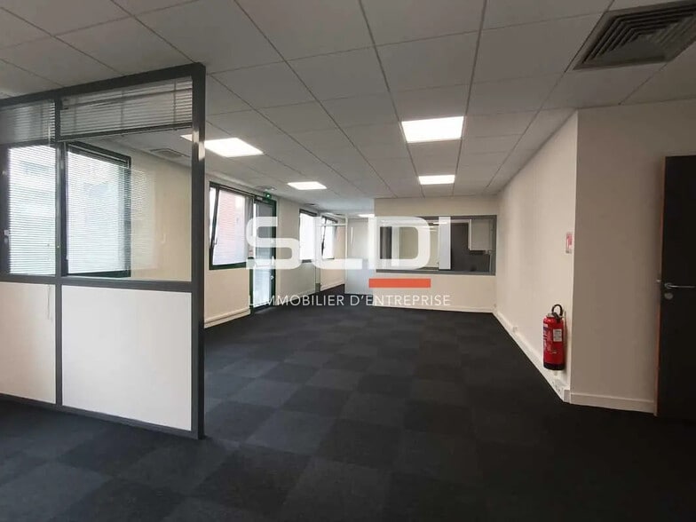 Bureau dans Lyon à louer - Photo de l’immeuble – Image 2 sur 14