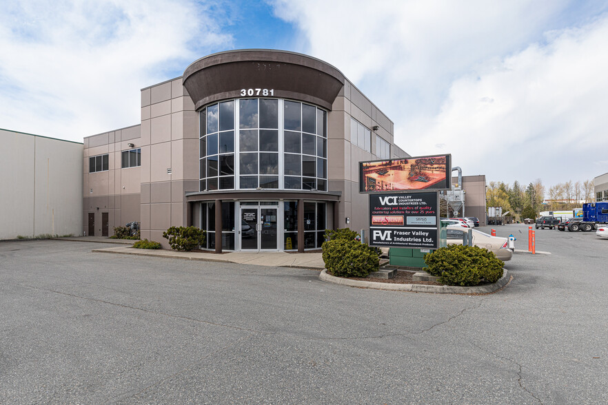 30781 Simpson Rd, Abbotsford, BC à louer - Photo de l’immeuble – Image 1 sur 52