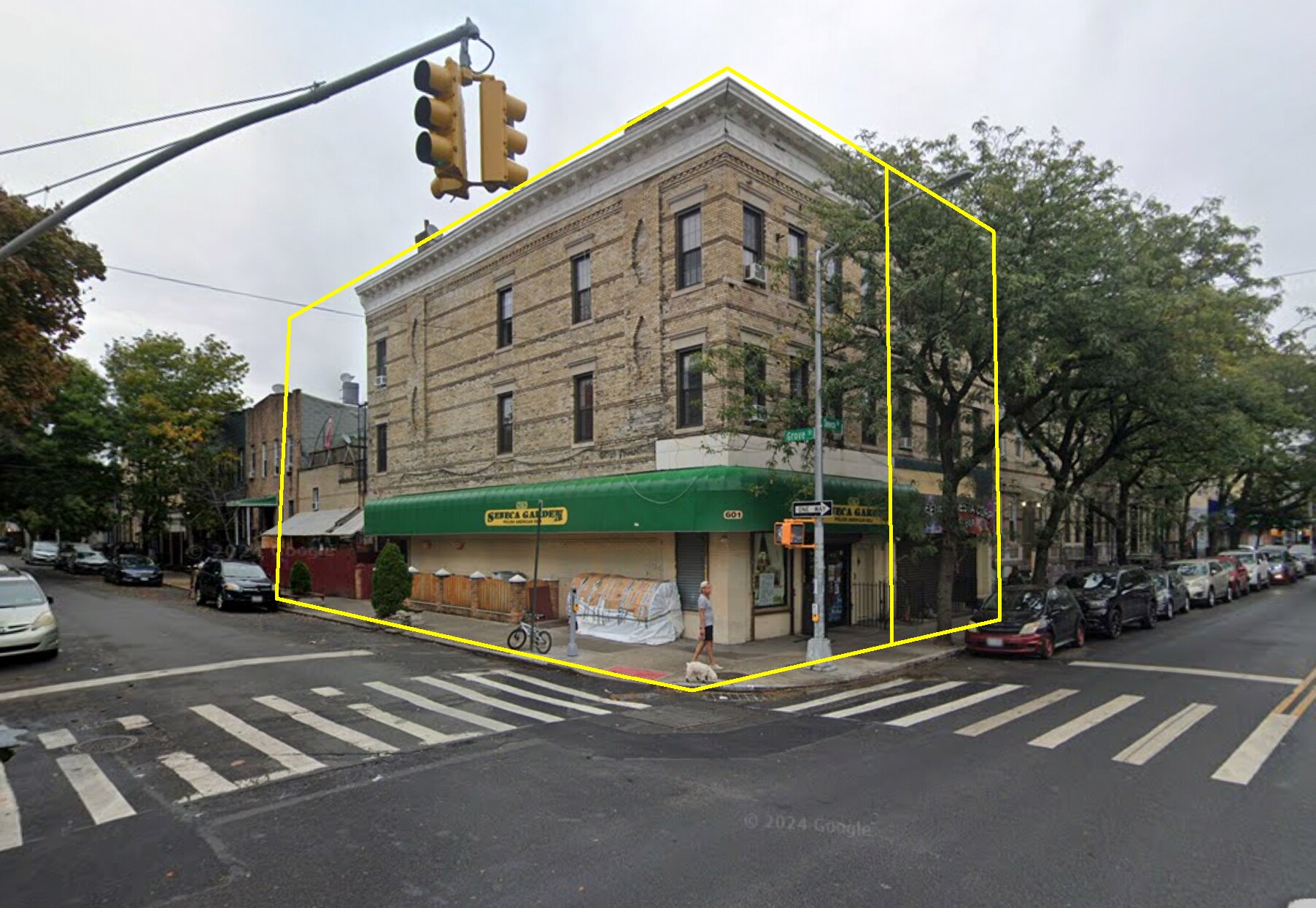 601-603 Seneca Ave portefeuille de 2 biens à vendre sur LoopNet.fr Photo principale– Image 1 sur 2