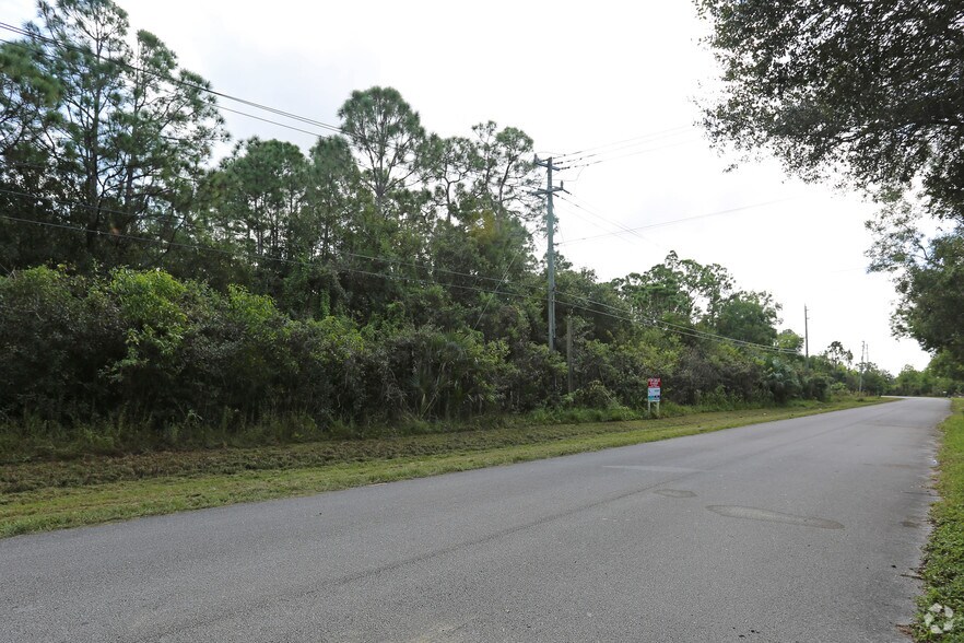 SW Old Kansas Ave, Stuart, FL à louer - Photo de l’immeuble – Image 2 sur 2