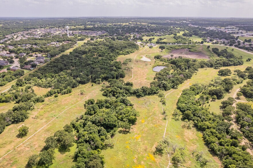 Just East of TX Highway 174, Burleson, TX à vendre - Photo de l’immeuble – Image 2 sur 5