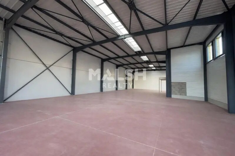 Local d’activités dans OULLINS-PIERRE-BÉNITE à louer - Photo de l’immeuble – Image 3 sur 4