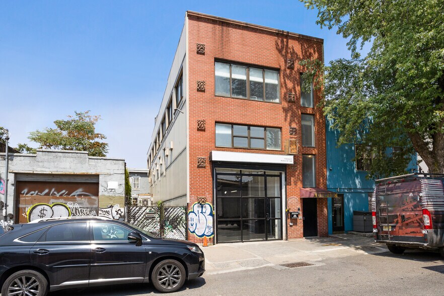 15 Division Pl, Brooklyn, NY à vendre - Photo de l’immeuble – Image 2 sur 18