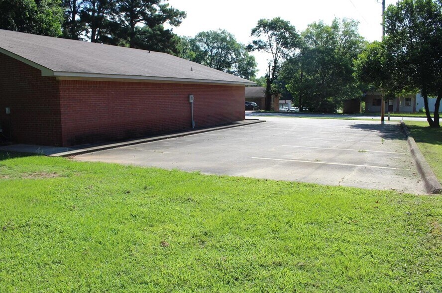527 N Main St, Nashville, AR à vendre - Photo de l’immeuble – Image 2 sur 3