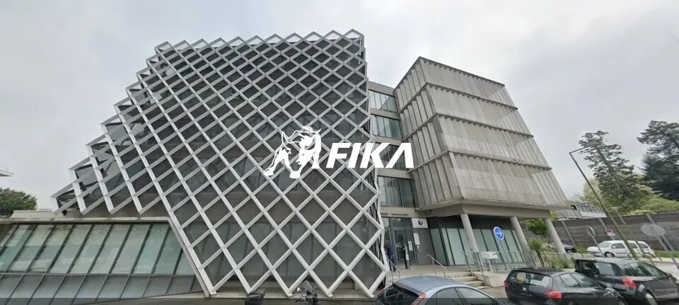 Local commercial dans Lormont à louer Photo de l’immeuble– Image 1 sur 8