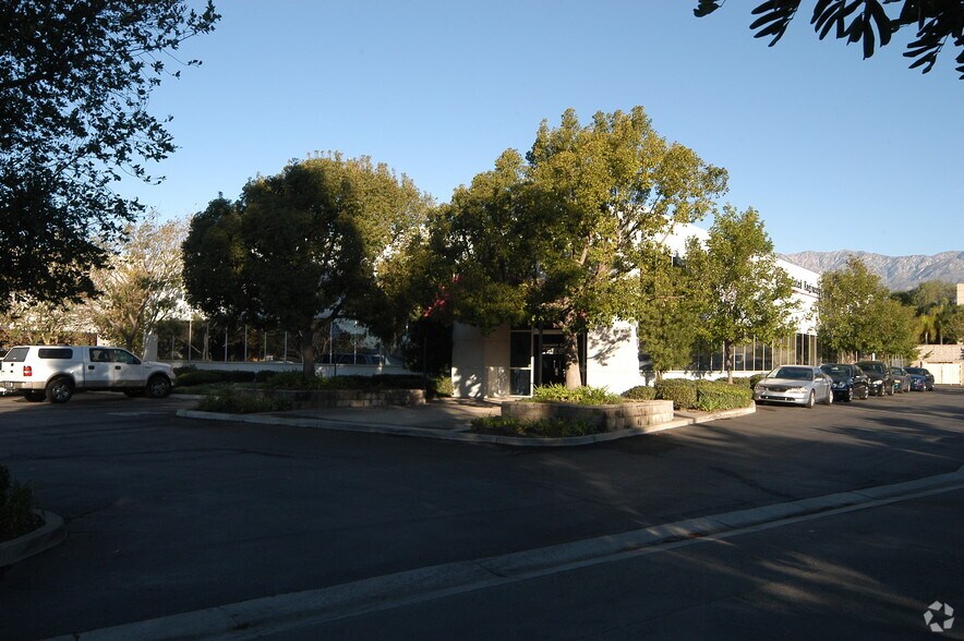 3311 Shelby St, Ontario, CA à vendre - Photo de l’immeuble – Image 3 sur 3