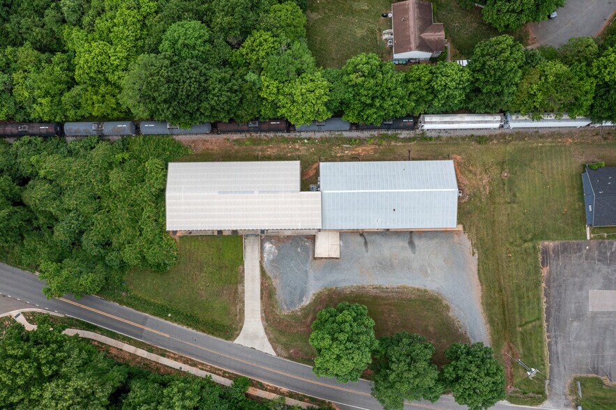 707 Cason St, Belmont, NC à vendre - Photo de l’immeuble – Image 2 sur 19