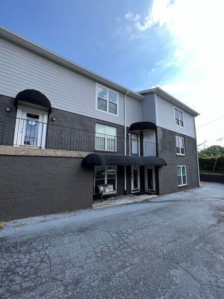 1226 Lakeview Dr, Franklin, TN à vendre - Photo de l’immeuble – Image 2 sur 2