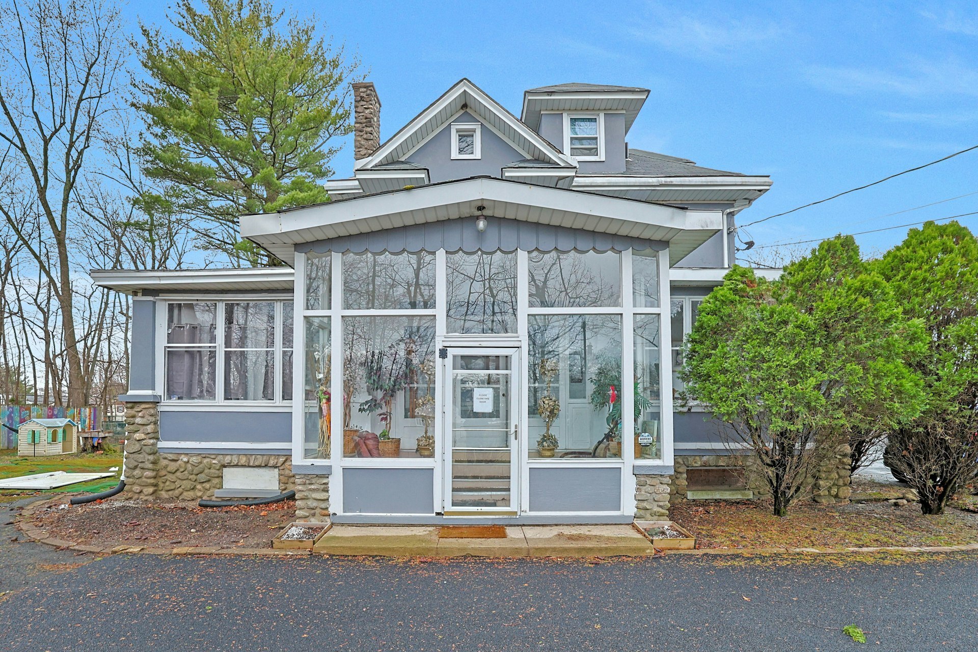 247–249 N Middletown Road portefeuille de 3 biens à vendre sur LoopNet.fr Photo principale– Image 1 sur 34