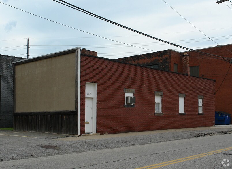 4059 Commerce Ave, Cleveland, OH à vendre - Photo principale – Image 1 sur 2