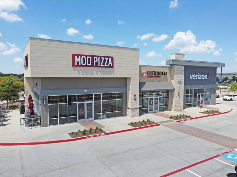 2321 State Highway 121, Euless, TX à louer - Photo de l’immeuble – Image 3 sur 13