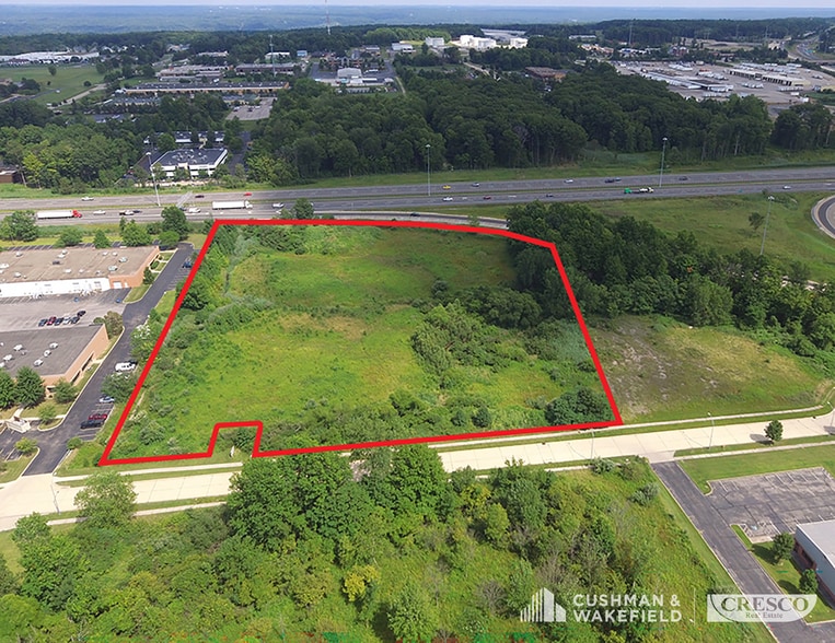 9225 Noble Park Dr, Brecksville, OH à vendre - Photo de l’immeuble – Image 2 sur 3