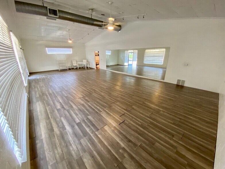 309 Main St, Suisun City, CA à louer - Photo de l’immeuble – Image 2 sur 27
