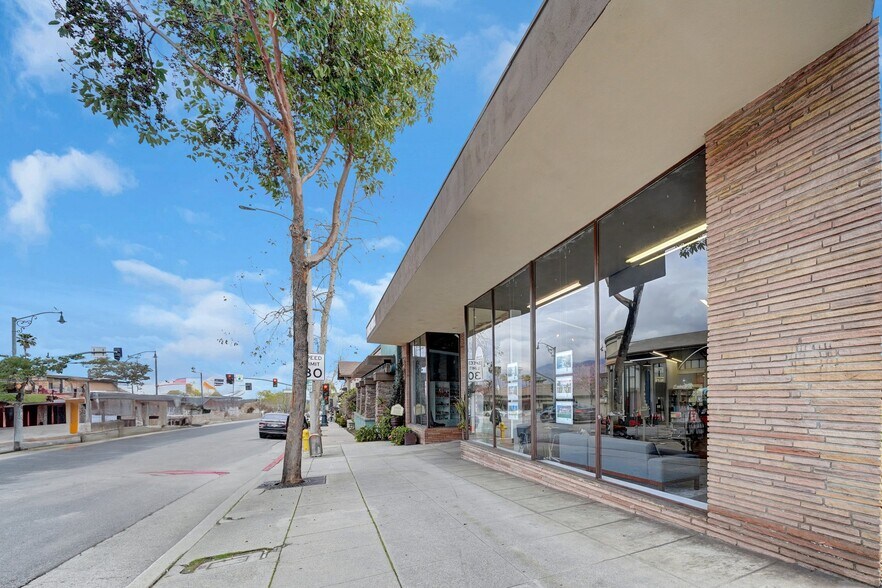 930 Foothill Blvd, La Cañada Flintridge, CA à louer - Photo de l’immeuble – Image 2 sur 10