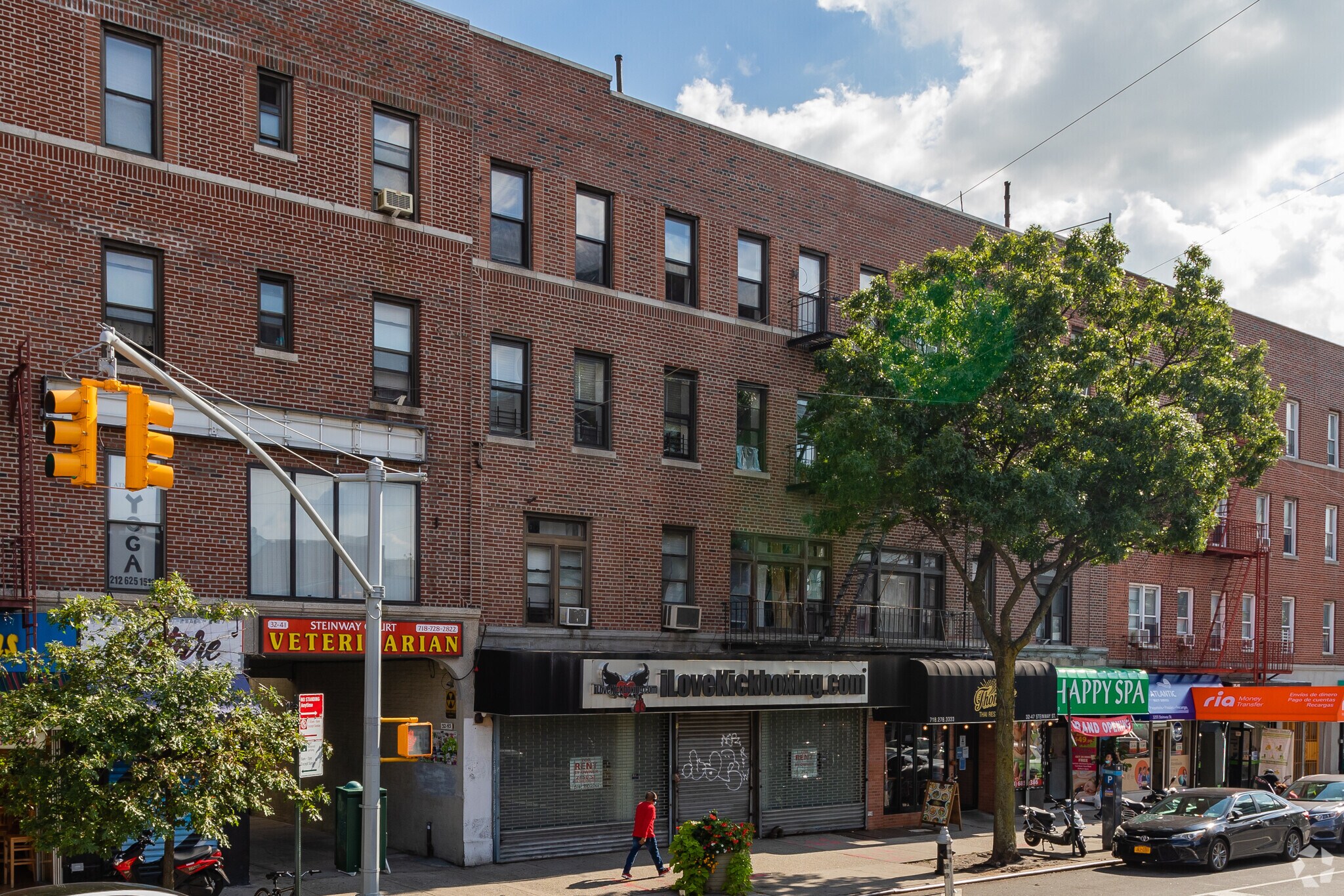 3243 Steinway St, Long Island City, NY à louer Photo principale– Image 1 sur 4
