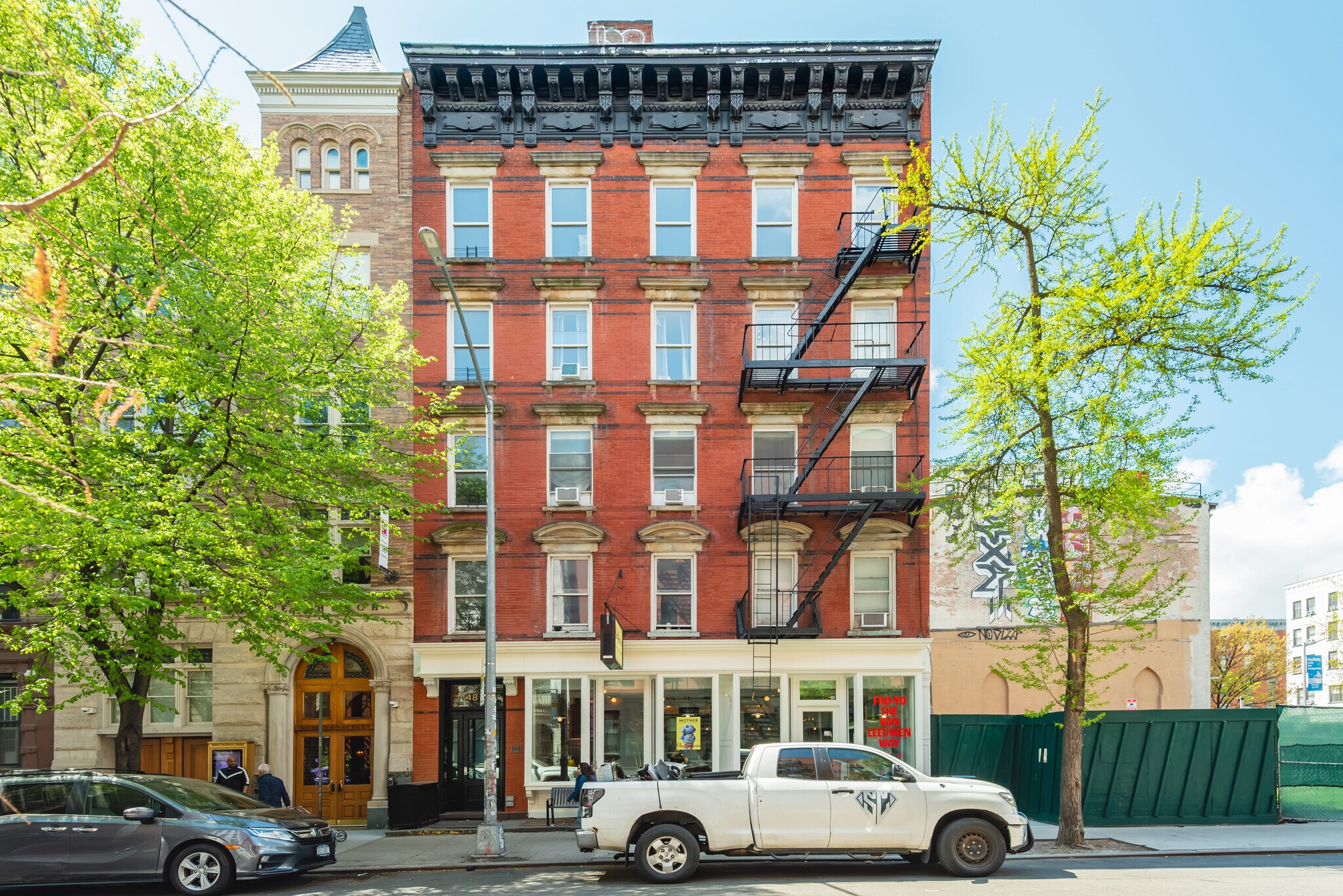 48 E 7th St, New York, NY à vendre Photo de l’immeuble– Image 1 sur 32