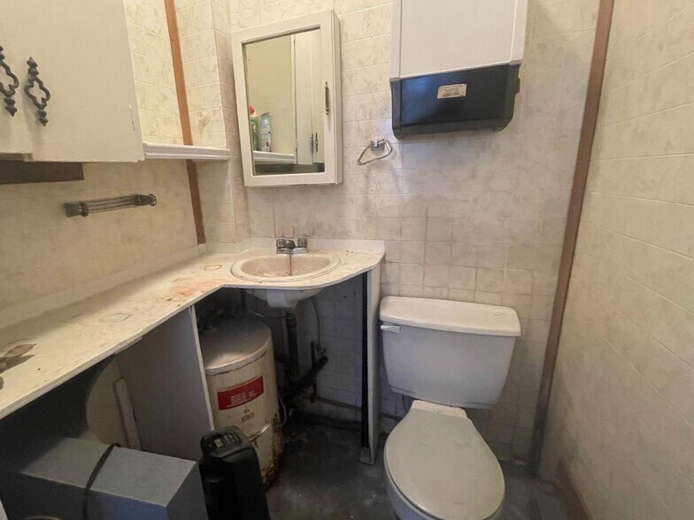 46 Kitchener Av, Brantford, ON à vendre - Photo intérieure – Image 3 sur 7