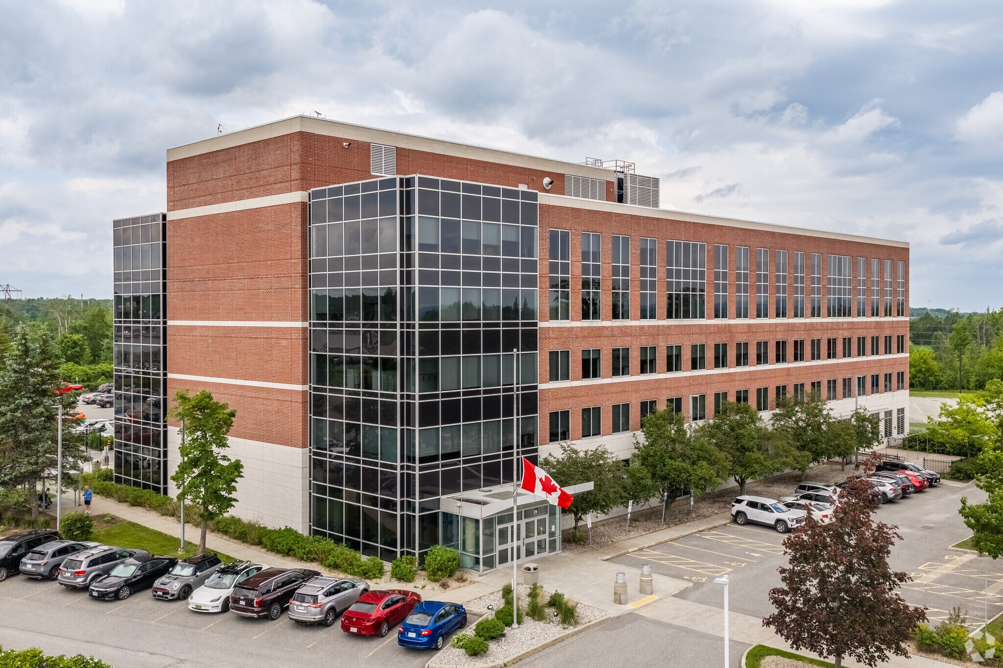 25 Fitzgerald Rd, Ottawa, ON à louer Photo principale– Image 1 sur 6