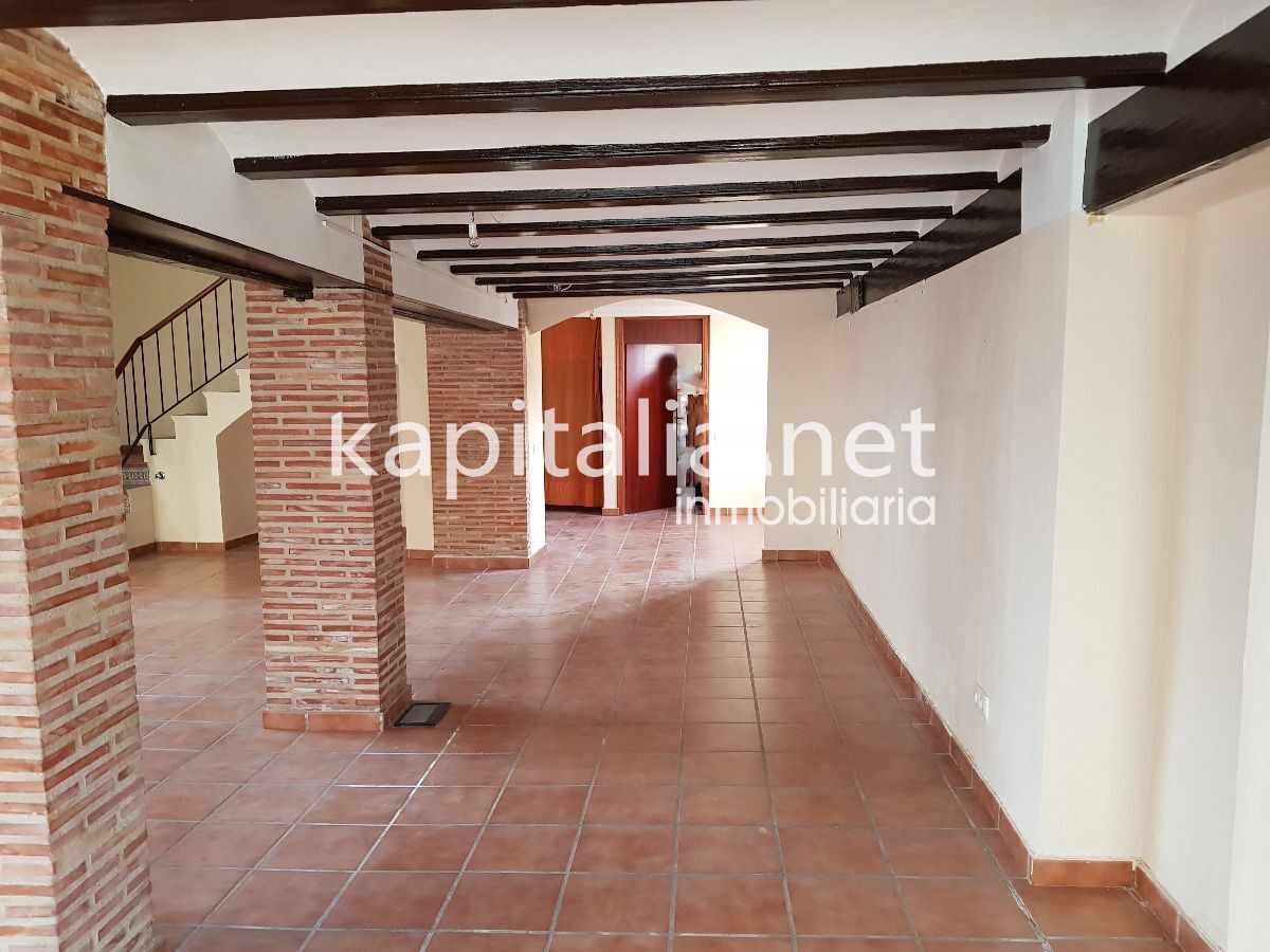 Local commercial dans Ontinyent, Valencia à louer Photo intérieure– Image 1 sur 6