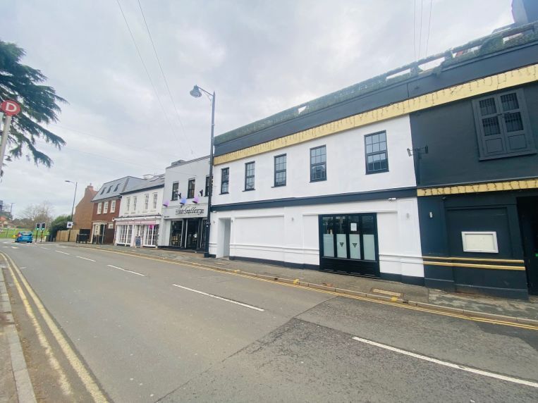 6-8 Church St, Esher à vendre - Photo principale – Image 3 sur 4