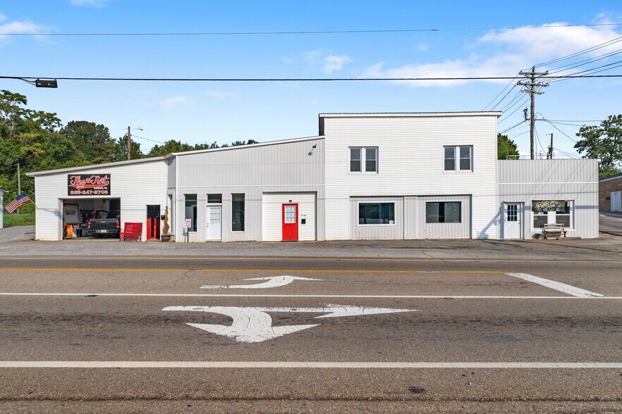 900 Mulberry St, Loudon, TN à louer - Photo de l’immeuble – Image 2 sur 11